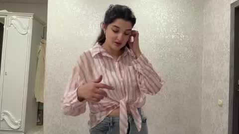 Izzabel online show from August 10, 9:49 pm