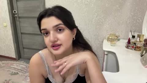 Izzabel online show from August 11, 7:27 pm