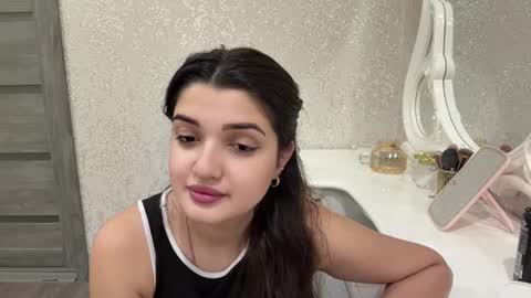 Izzabel online show from August 14, 4:32 pm