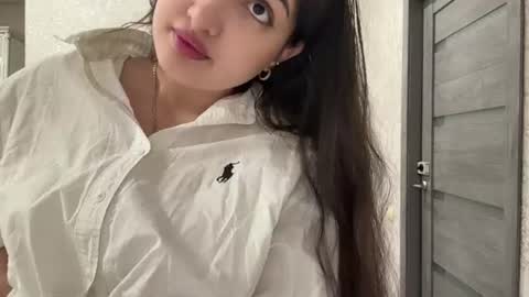 Izzabel online show from August 14, 5:38 pm