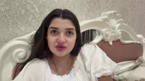 Izzabel online show from August 14, 6:44 pm
