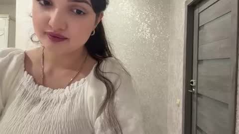 Izzabel online show from August 17, 7:30 pm