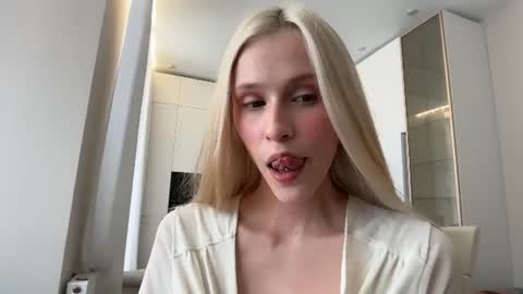 vi_world online show from July 30, 8:21 am