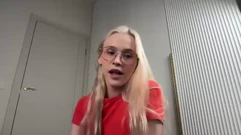 vi_world online show from July 31, 10:04 pm