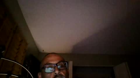 vic171477 online show from July 3, 8:16 am