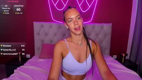 vickie_smith online show from August 6, 7:18 am