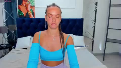 vickie_smith online show from August 8, 1:05 am
