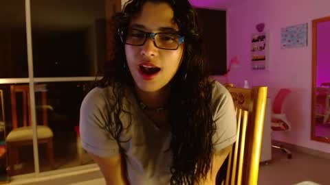 Vicky  online show from April 19, 5:50 am