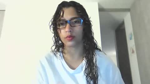 Vicky  online show from April 21, 1:44 am