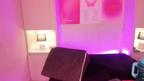 vicky_ruiz online show from August 15, 1:53 am