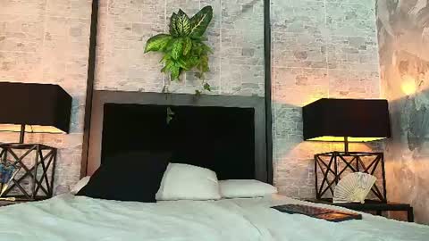vicky_sky_ online show from August 6, 9:14 pm