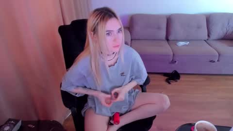 vickydragons online show from February 21, 8:23 am