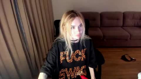 vickydragons online show from April 6, 2:32 pm
