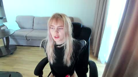 vickydragons online show from August 9, 7:09 am
