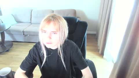 vickydragons online show from August 9, 8:15 am