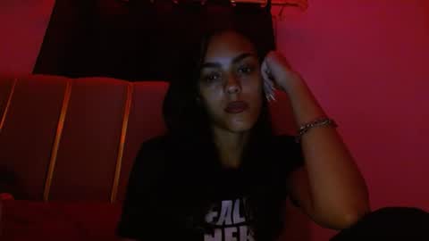 vickyyyx online show from August 4, 3:47 am