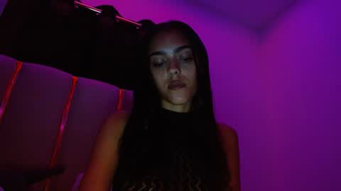vickyyyx online show from August 6, 5:17 am