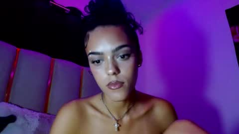 vickyyyx online show from August 8, 11:49 pm