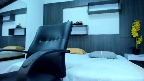 victoria__andra online show from August 14, 5:44 am