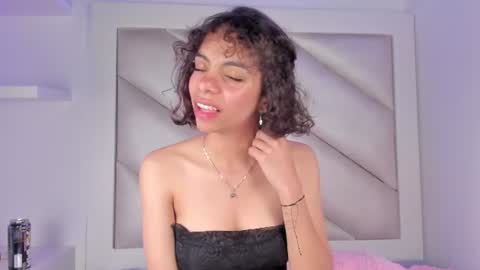 victoria__js_ online show from August 14, 6:06 am