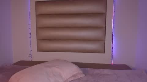 victoria__js_ online show from August 15, 3:38 pm