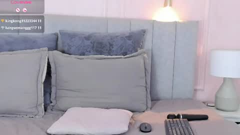 victoria  online show from August 10, 8:10 pm