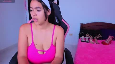 victoriacarmonaa online show from July 31, 8:25 pm