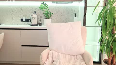 Miss V online show from August 2, 2:46 pm