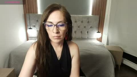 V I C T O R I A online show from August 8, 2:50 pm