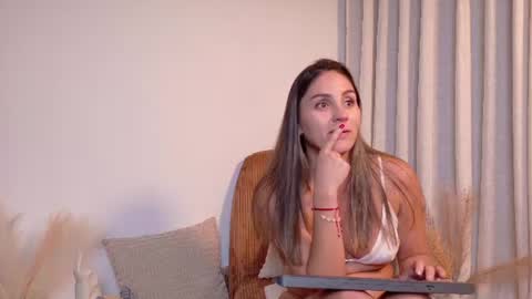 VictoriaNova online show from August 7, 12:10 am