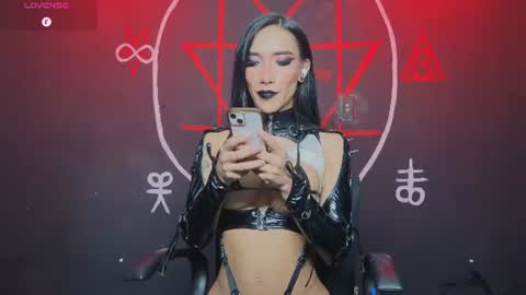 Victoria Vampire online show from June 17, 8:02 am