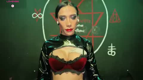 Victoria Vampire online show from June 18, 8:20 pm