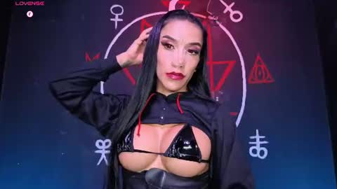 Victoria Vampire online show from August 9, 10:27 am