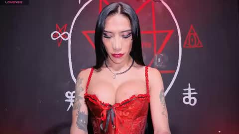Victoria Vampire online show from August 13, 9:45 am