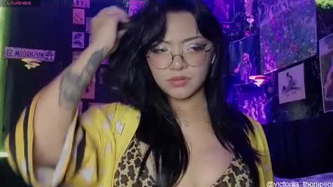 victoriia_thompson online show from August 17, 4:28 am