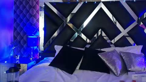 victtoria lee online show from August 11, 11:40 pm