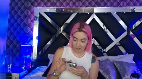 victtoria lee online show from August 12, 7:38 pm