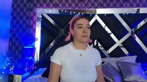 victtoria lee online show from August 14, 7:06 pm
