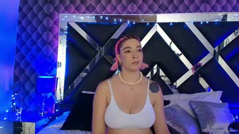 victtoria lee online show from August 14, 11:30 pm