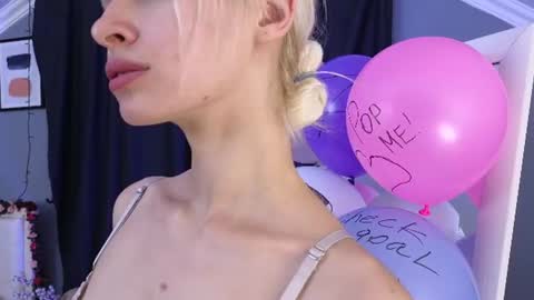 Eva online show from August 6, 4:06 pm