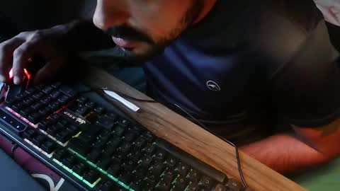 LatinoLuiggi online show from July 10, 8:03 pm