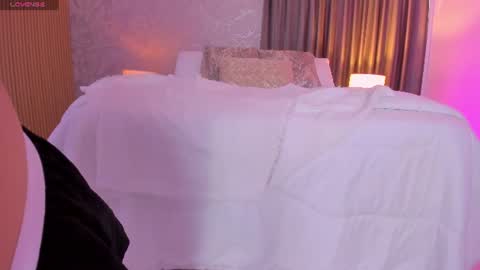 viiolet_rosee online show from August 5, 10:19 pm