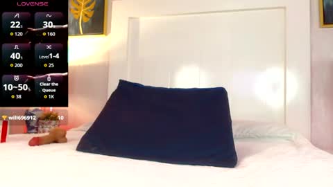 Violeth Smith online show from August 11, 9:17 pm
