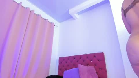 Violet online show from August 2, 1:01 am
