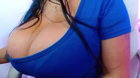 viioleta online show from August 5, 2:04 pm