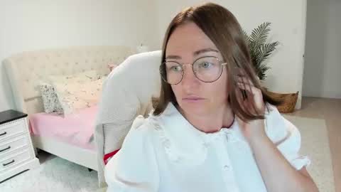 vika7333 online show from July 28, 3:51 pm