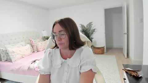 vika7333 online show from July 28, 6:25 pm