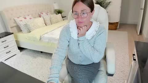vika7333 online show from August 14, 6:11 pm