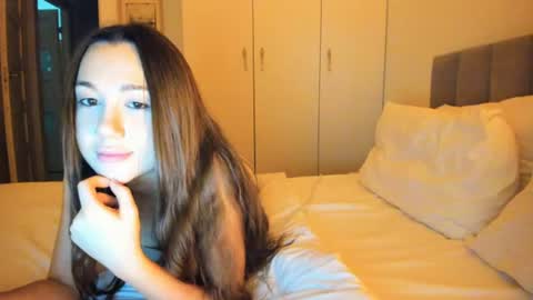 Vika   online show from August 6, 9:25 pm