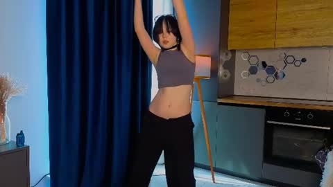 Hinata online show from August 7, 7:30 am